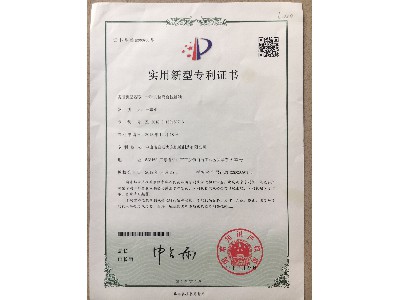 一种大拉离合拉丝轴